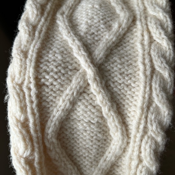 Handmade vintage fisherman’s cable knit sweater with vintage buttons - Picture 4 of 16